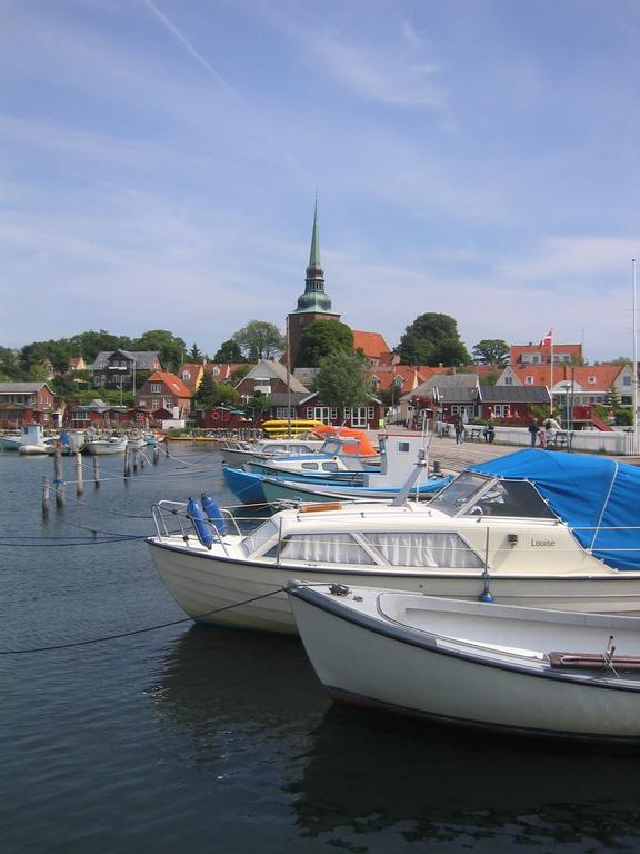 Den Gamle Gaard Apartments Nysted Экстерьер фото